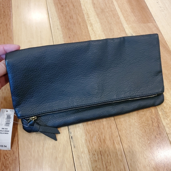 Old Navy Clutch - Picture 7 of 7
